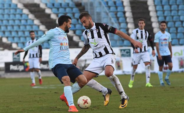 Jugada del partido disputado frente al Écija en el Nuevo Vivero:. HOY