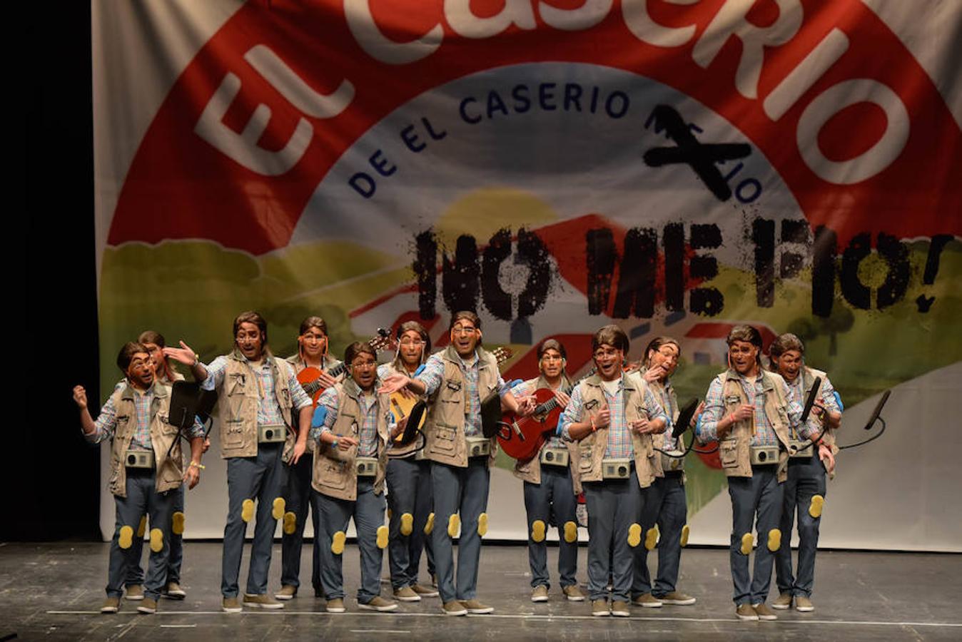 Los Camballotas de Olivenza abrieron la última semifinal del concurso de murgas.