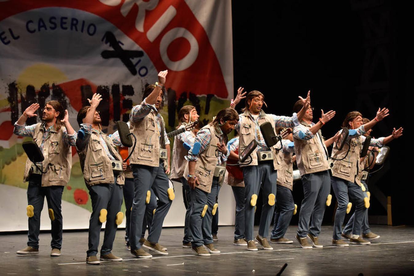 Los Camballotas de Olivenza abrieron la última semifinal del concurso de murgas.