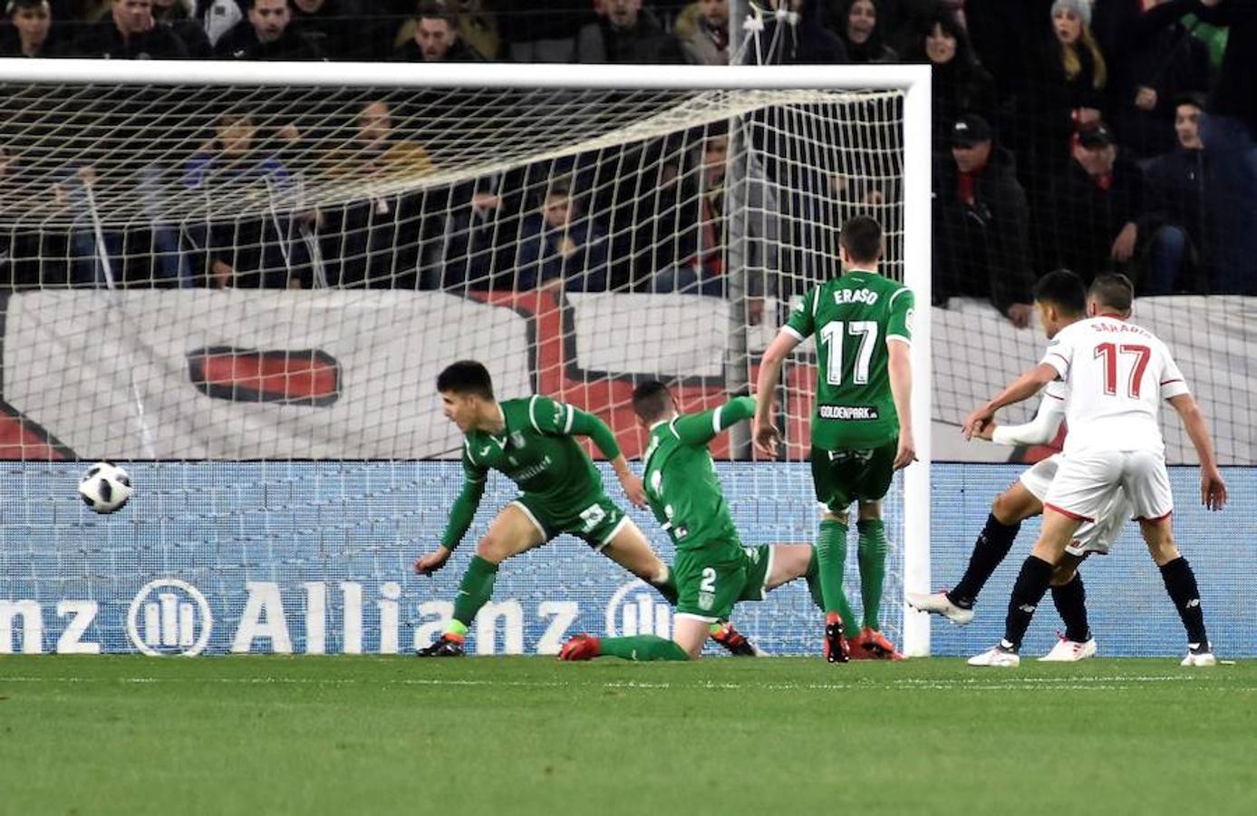 El conjunto hispalense cerró su pase a la final de la Copa del Rey derrotando por 2-0 a los pepineros.