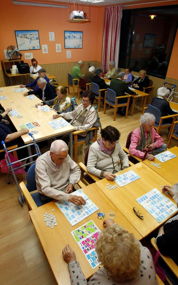 El Sepad pide a sus centros de mayores en Cáceres que controlen la práctica del bingo