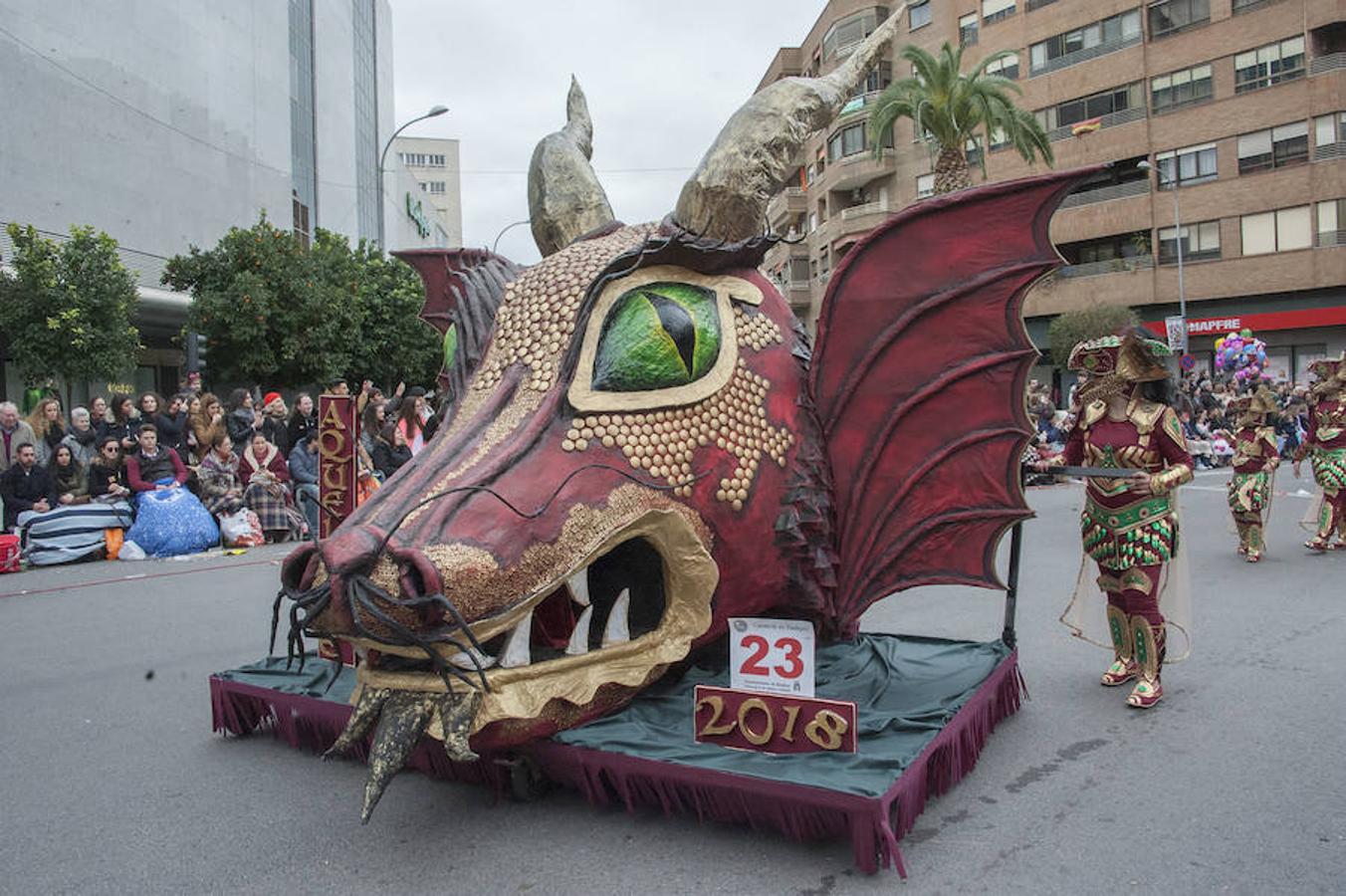 Aquelarre se conviertió en guerreros orientales bajo el nombre de 'La guardia del dragón'. Su disfraz, en tonos dorados, corinto y verde, está hecho en gran parte por materiales reciclados