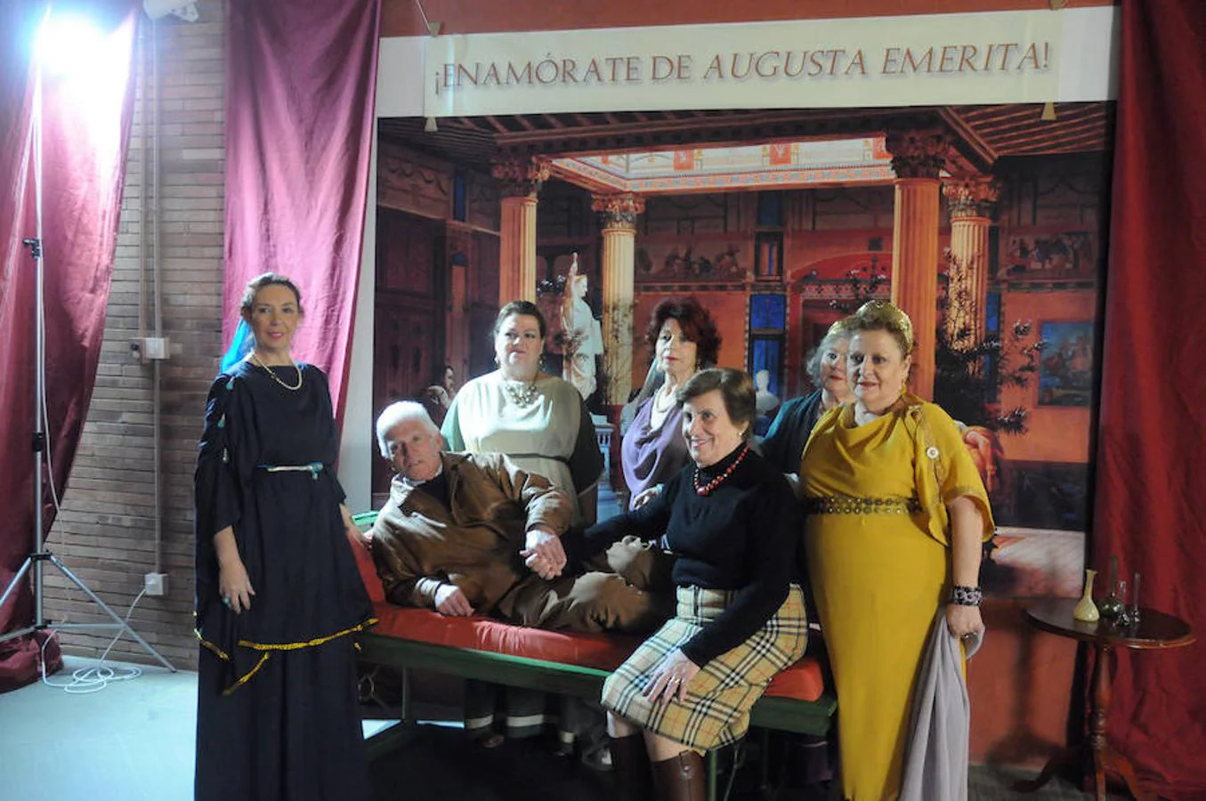 Participantes en la actividad &#039;¡Enamórate de Augusta Emerita!&#039;, celebrada en el Museo Romano