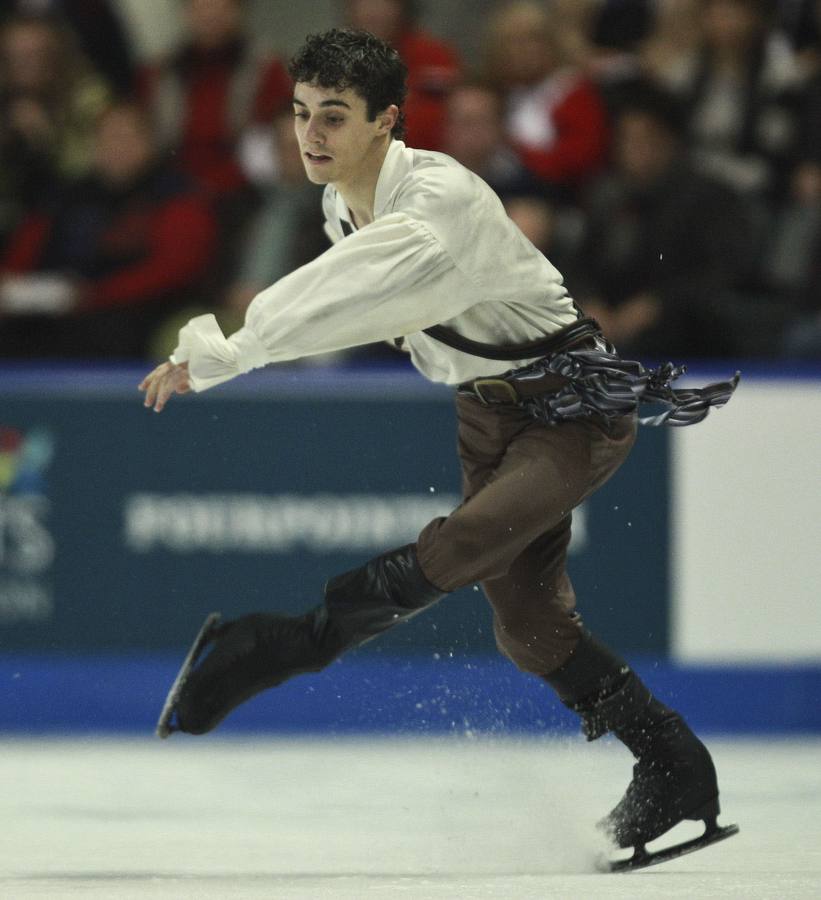 El patinador JAvier Fernández siempre ha destacado por lucir un vestuario de lo más original. De pirata, de 'SuperJavi', de payaso, de torero...