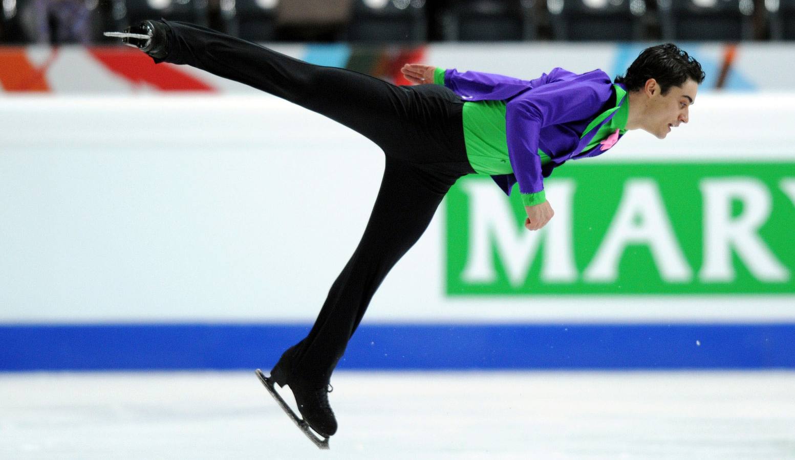 El patinador JAvier Fernández siempre ha destacado por lucir un vestuario de lo más original. De pirata, de 'SuperJavi', de payaso, de torero...