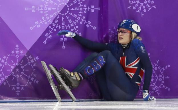 La patinadora escocesa Elise Christie, tras caers en los Juegos de Pyeongchang. 