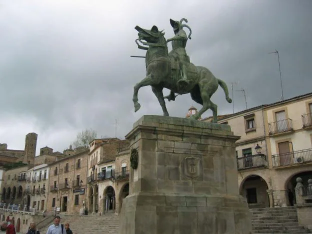 Estatua de Francisco Pizarro en Trujillo. :: HOY