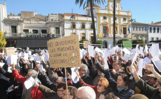 Protesta de jubilados en Mérida:: BRÍGIDO
