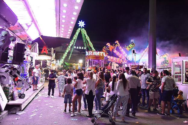 Atracciones en el recinto ferial del Berrocal. :: david palma