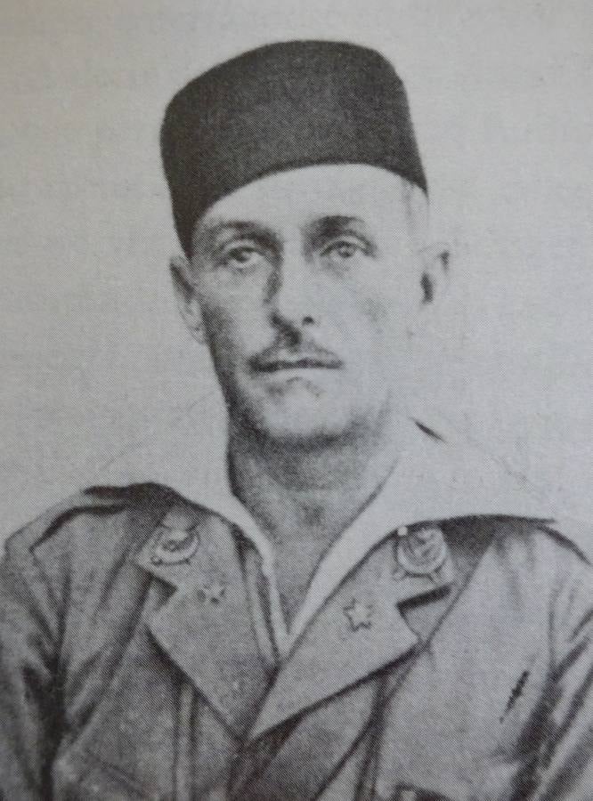 18-Claudio Temprano, héroe de la Guerra de África está enterrado en Ceclavín..