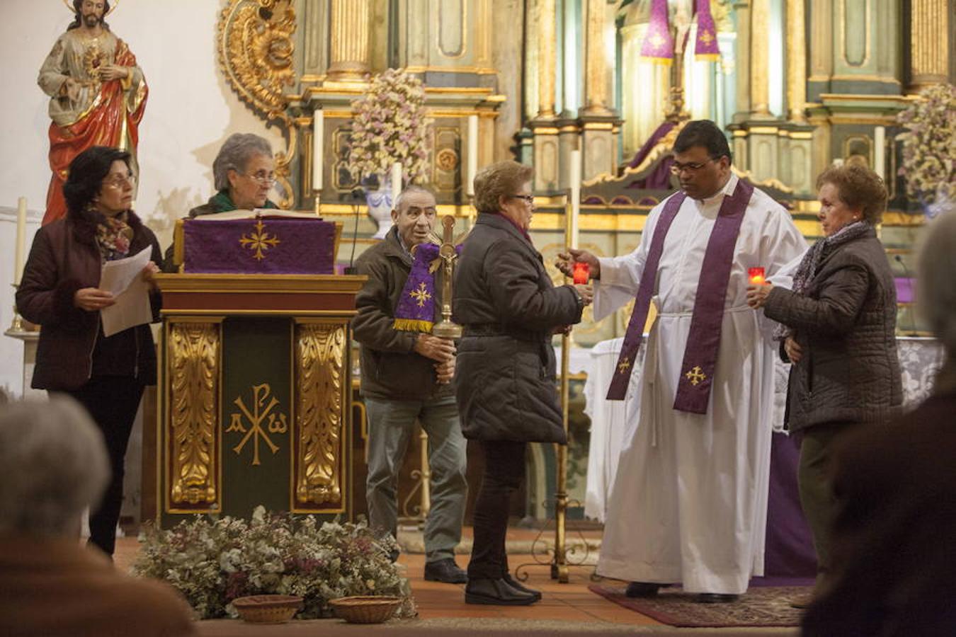 La falta de vocaciones obliga a la Iglesia a reclutar sacerdotes de 70 países