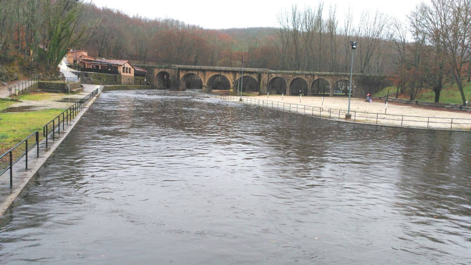 El lago de Jaraíz ha vuelto a llenarse:: JOAQUÍN BOTE