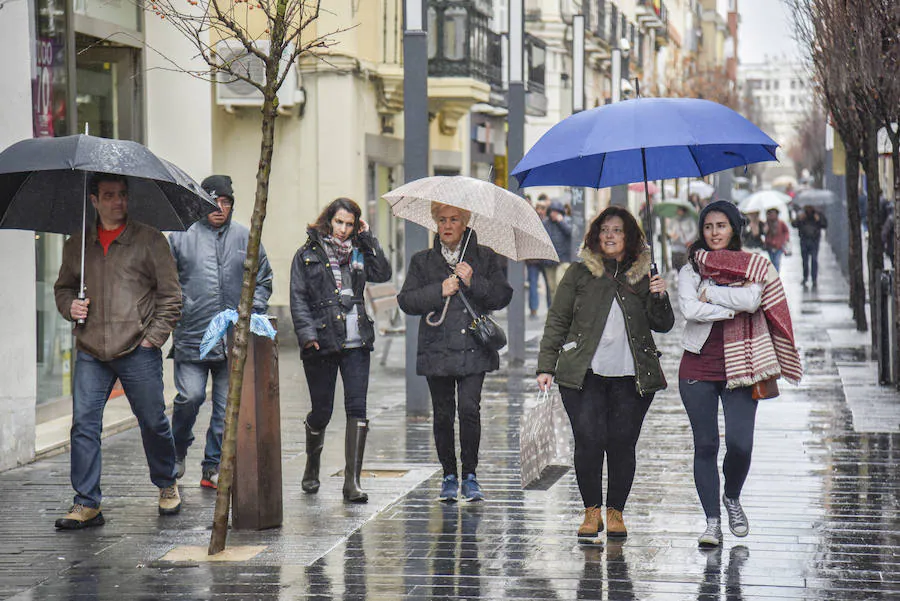 Lluvia en Badajoz:: J.V. ARNELAS
