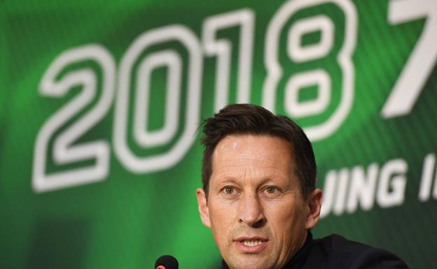 Roger Schmidt, ex entrenador en la Bundesliga y ahora en el Beijing Guoan 