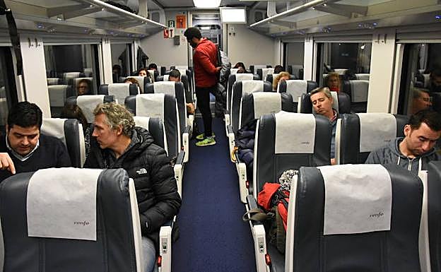 El nuevo Talgo llega a Madrid 16 minutos tarde por deficiencias en las infraestructuras