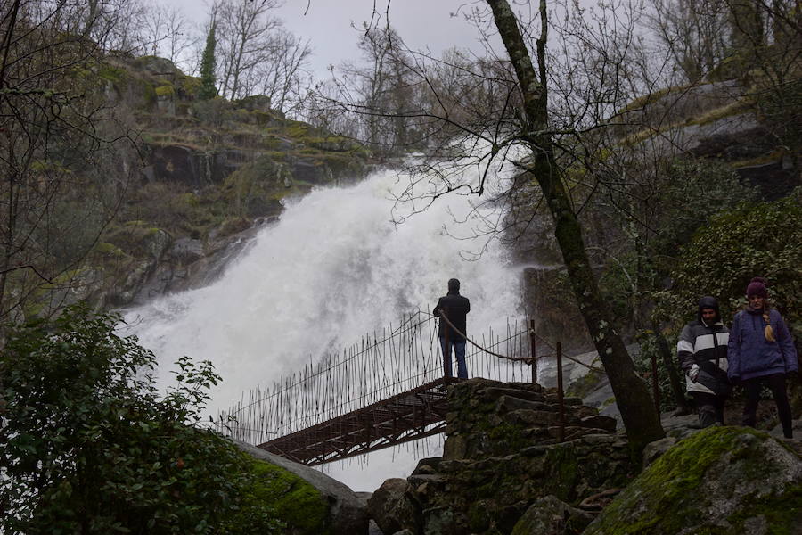 Imagen de la cascada del Caozo de la garganta Bonal, en el Valle del Jerte.