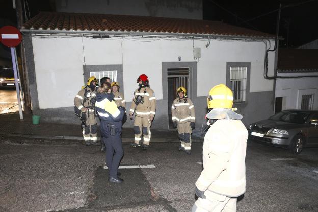 Incendio de una vivienda de Aguas Vivas de Cáceres