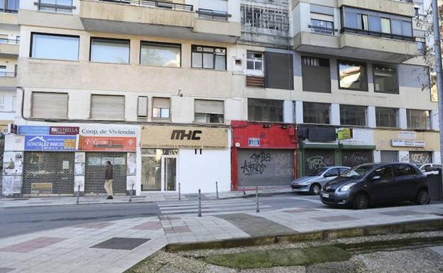 Dos jóvenes denuncian un robo con pistola en La Madrila