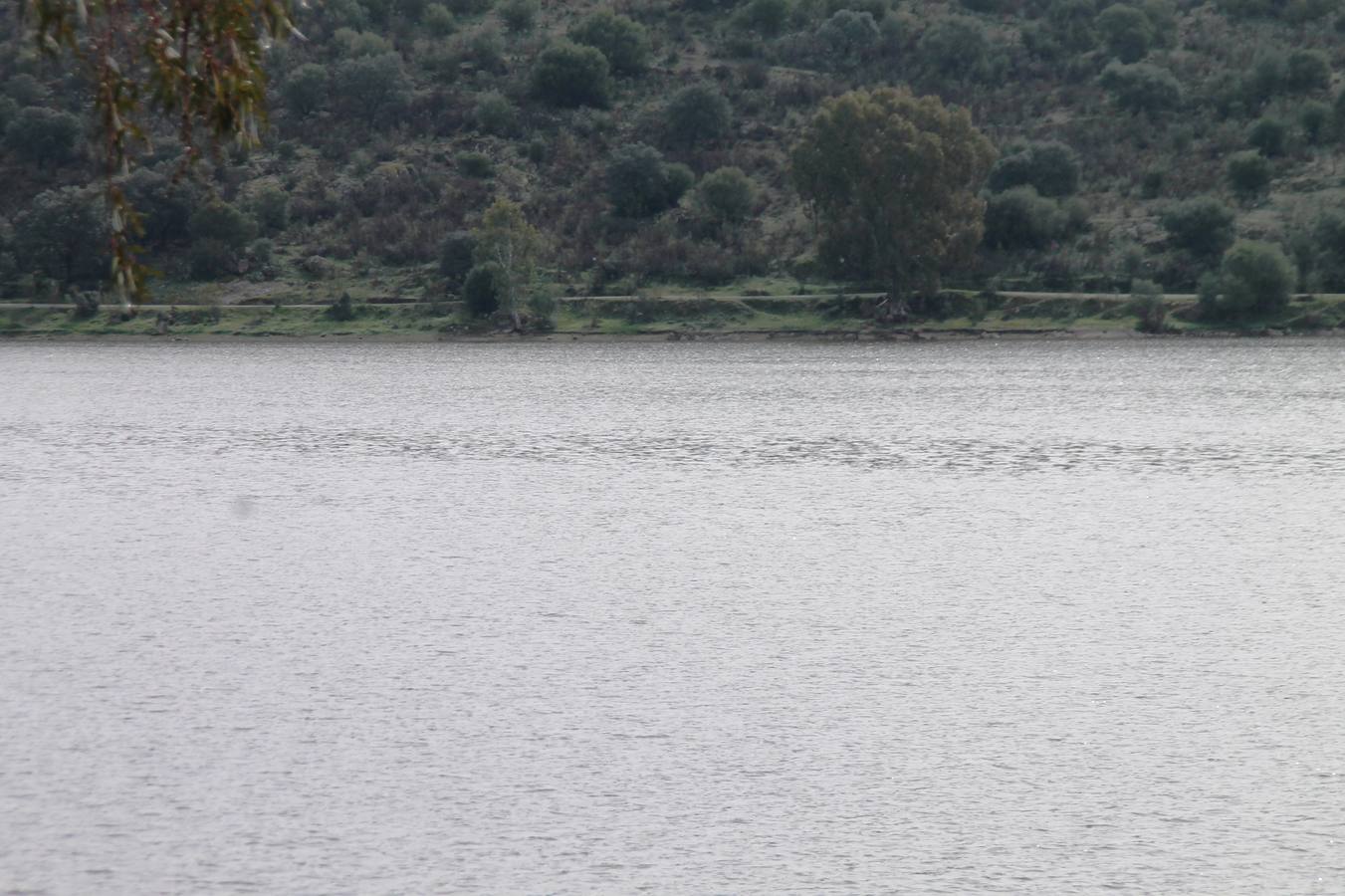 La presa que abastece a Jerez de los Caballeros acumula 18,5 hectómetros. La imagen contrasta con la de hace dos semanas, cuando se encontraba en situación de alerta 