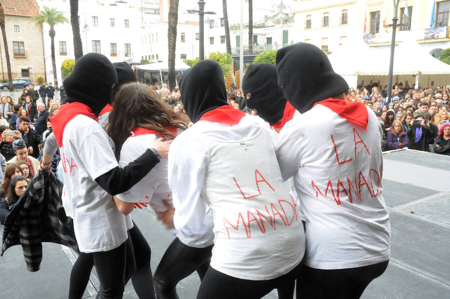 Performance denunciando la violencia machista en Mérida:: BRÍGIDO