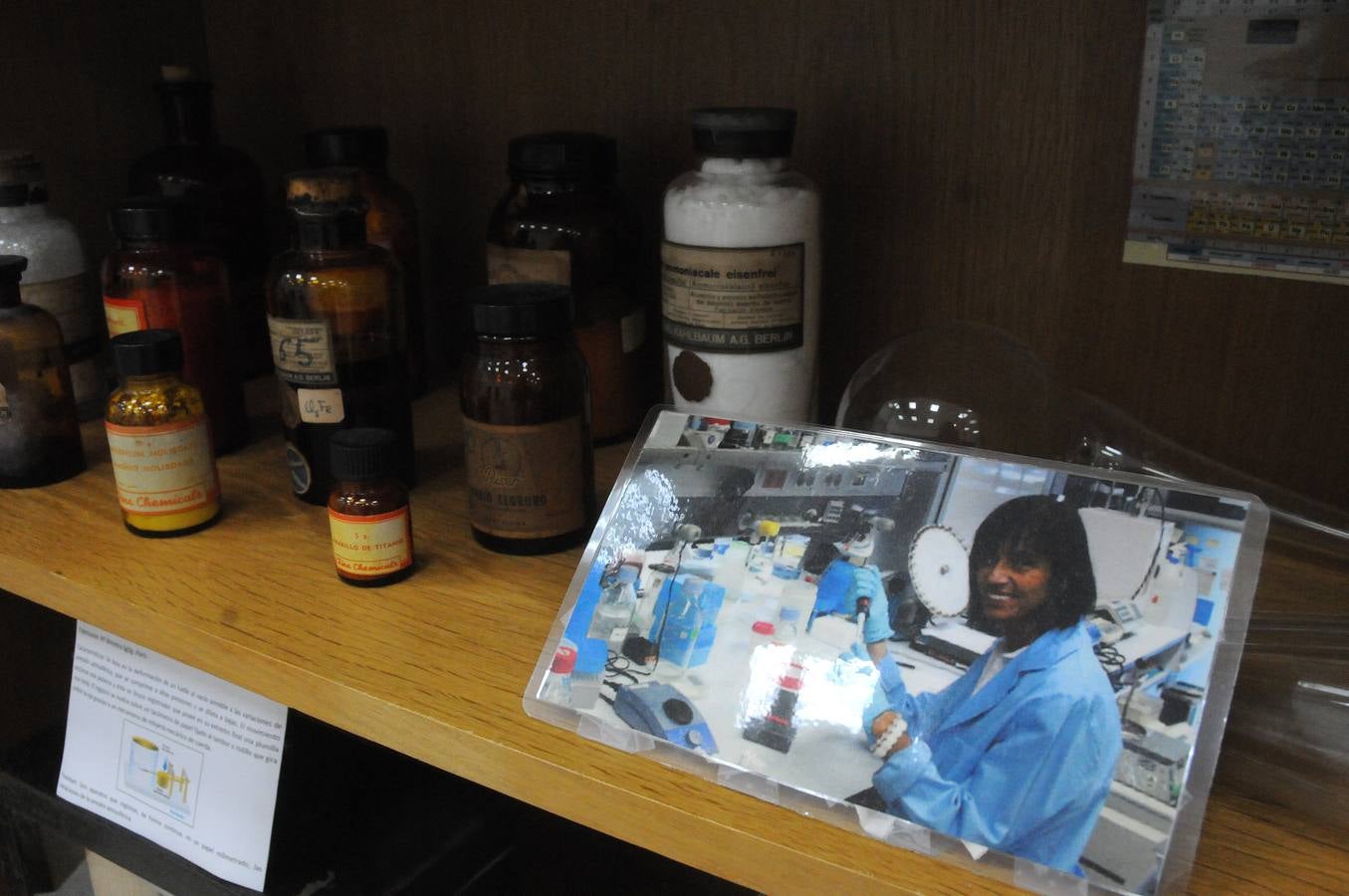 El objetivo de la exposición es mostrar las trabas, barreras y prejuicios con las que tuvieron que luchar para lograr hacer ciencia. Se trata de recuperar figuras, a menudo olvidadas o injustamente silenciadas. Se podrá visitar en la Biblioteca de la UNED de Mérida del 8 de marzo al 13 de abril.