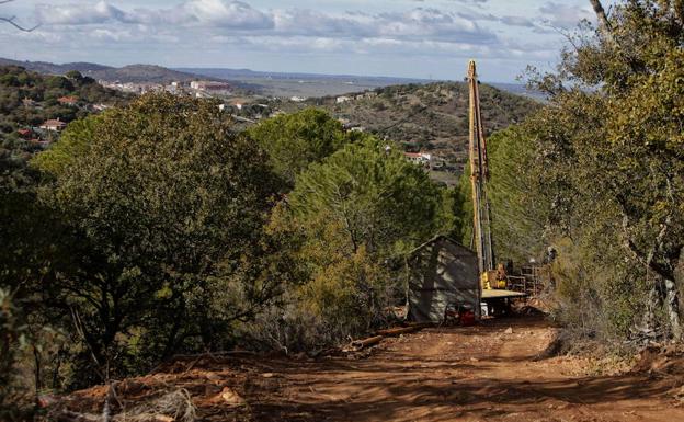 El Ayuntamiento de Cáceres no retirará el proyecto de la mina de la web municipal
