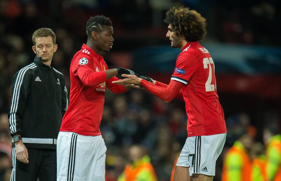 El Sevilla logró el pase a cuartos de final de la Liga de Campeones al imponerse por 1-2 al Manchester United en Old Trafford.