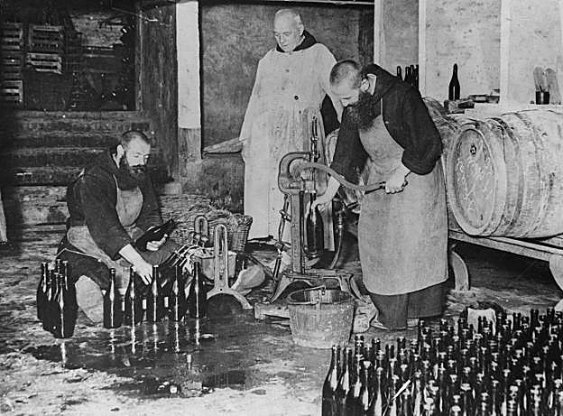 Los monjes trapenses de Saint Sixtus, en Bélgica, llevan fabricando sus cervezas desde 1831 con un método artesanal y secreto. :: getty images