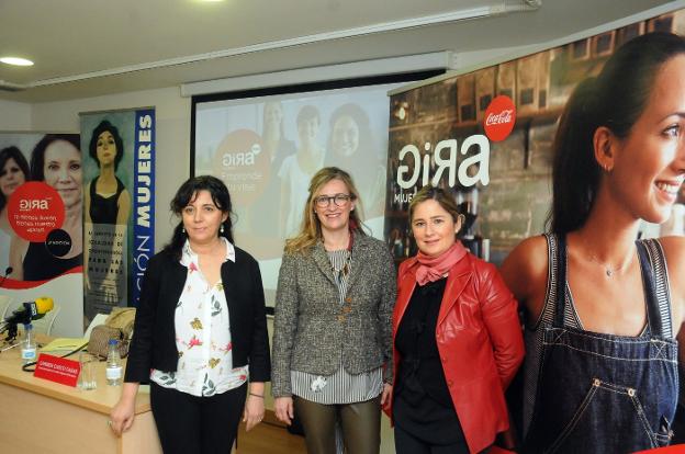 Carmen Casco, Ana Vega y Beatriz Codes. :: brígido