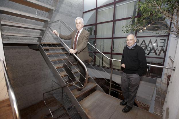 Juan Antonio Ortiz, decano del Colegio de Arquitectos de Extremadura y Lluis Comerón, presidente del Consejo nacional de Arquitectos :: L. c.