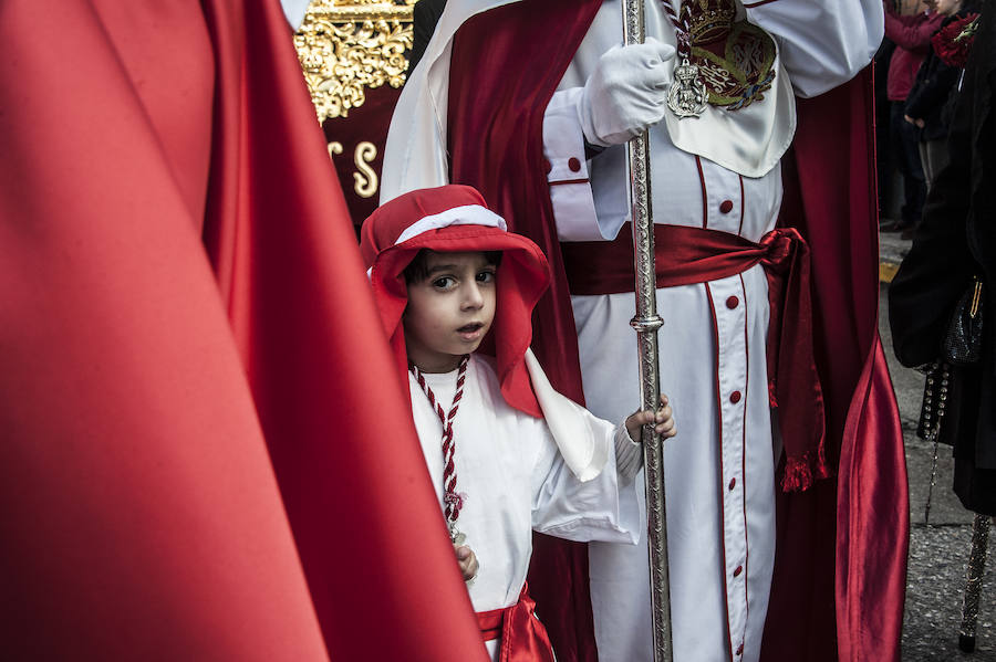 El Domingo de Ramos, un año más, contó con miles de pacenses en la calle y fue una de las procesiones más familiares