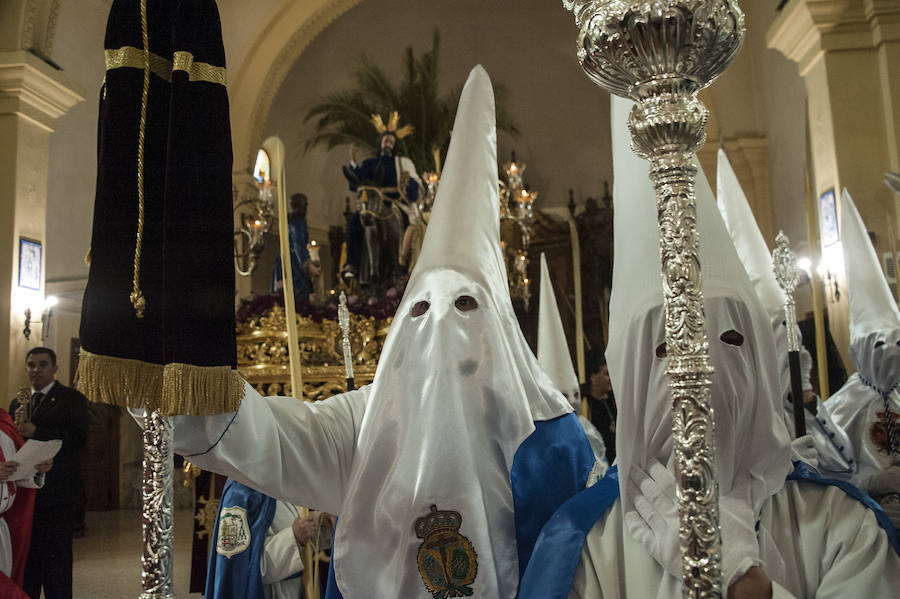 El Domingo de Ramos, un año más, contó con miles de pacenses en la calle y fue una de las procesiones más familiares