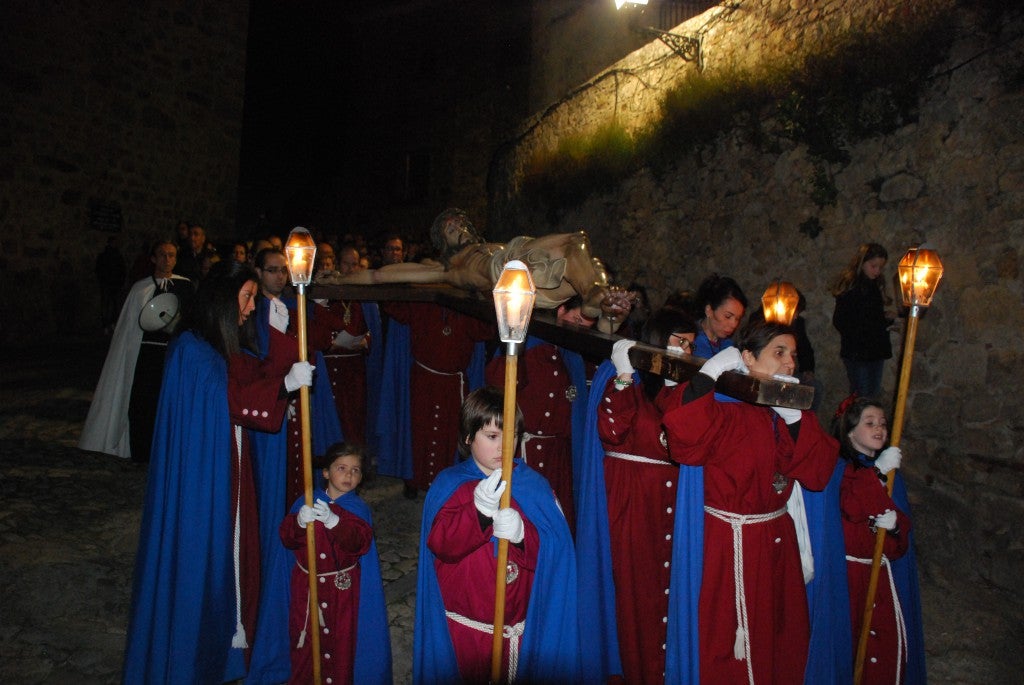 La devoción y el recogimiento recorrieron la parte antigua de Trujillo