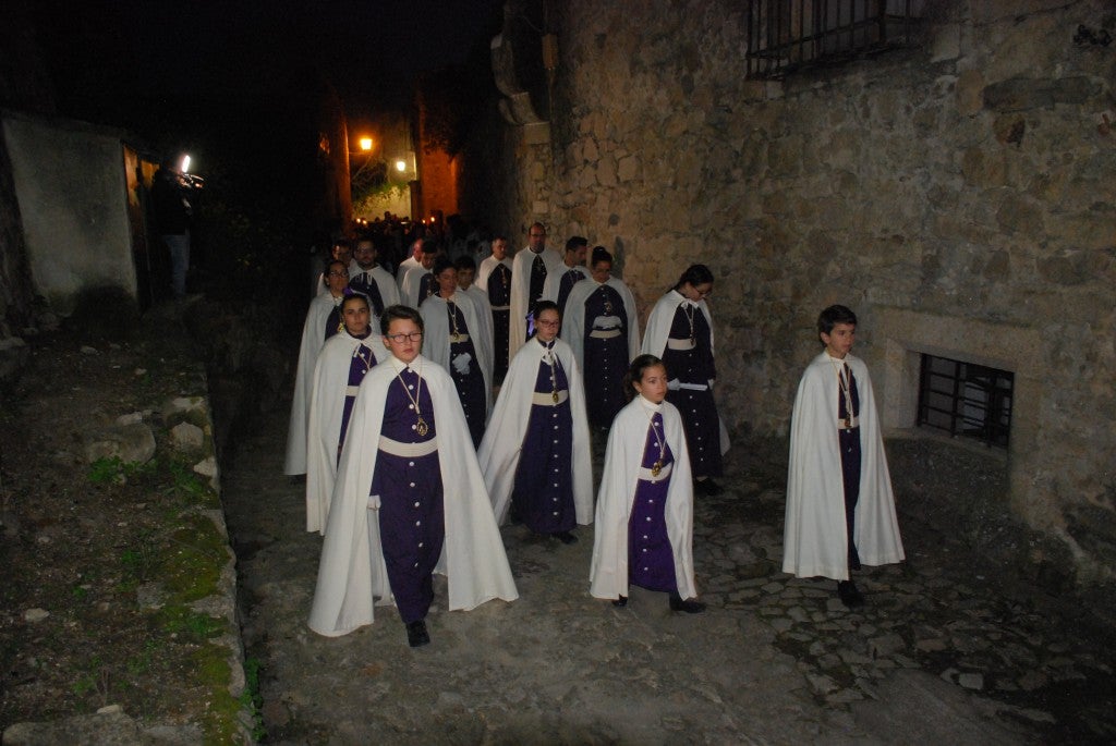 La devoción y el recogimiento recorrieron la parte antigua de Trujillo