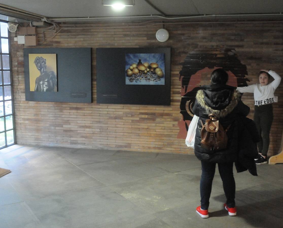 Esta muestra temporal comisariada por Enrique Baquedano y Agustín de la Casa, y coordinada desde el MNAR por Agustín Velázquez y Nova Barrero, expone una cuidada selección de fotografías tomadas por José Latova Fernández-Luna. Un nombre que aparece asociado a los proyectos arqueológicos más relevantes de nuestro país en la última generación de investigaciones