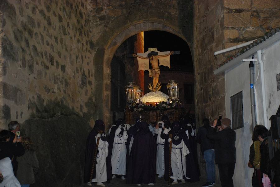 Desfiles del Cristo Cautivo, El Nazareno junto a la Virgen de Soledad de San Pedro y el Cristo del Perdón