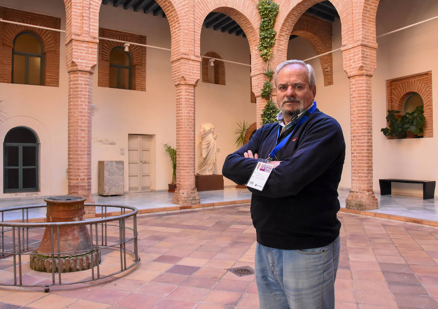 Francisco Arroyo es guía en el Arqueológico de Badajoz. 