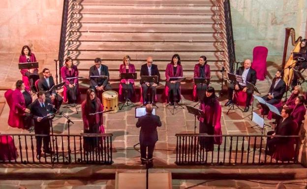 Amadeus Choir Proyect llega el domingo a Puebla de la Calzada con música escénica