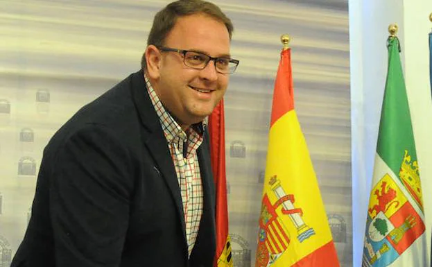 Antonio Rodríguez Osuna, alcalde de Mérida:: HOY
