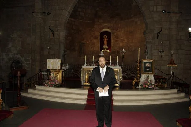 Miguel del Barco, ayer en la basílica de Santa Eulalia. :: J. M. Romero
