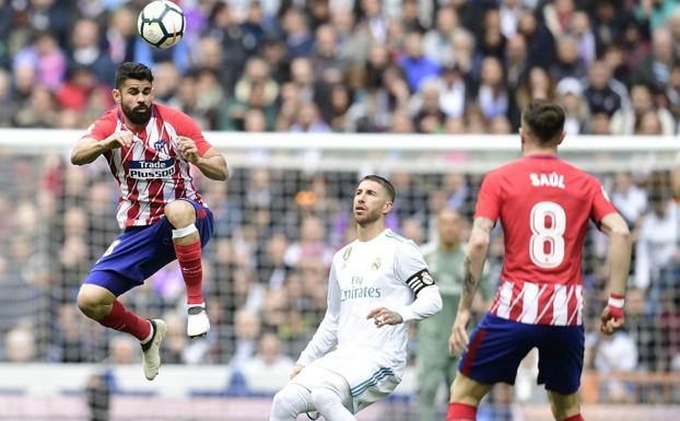 Oblak consolida el segundo puesto del Atlético en el Bernabéu
