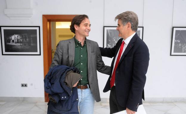 Joaquín García y Ceciliano Franco ayer en la Asamblea.
