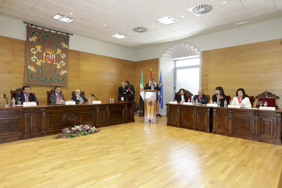 Rafael Catalá ha impuesto las medallas de San Raimundo de Peñafort a diversas personalidades