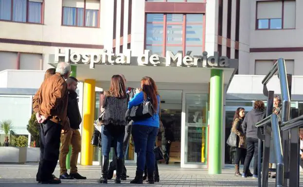 Acceso al hospital de Mérida. :: 