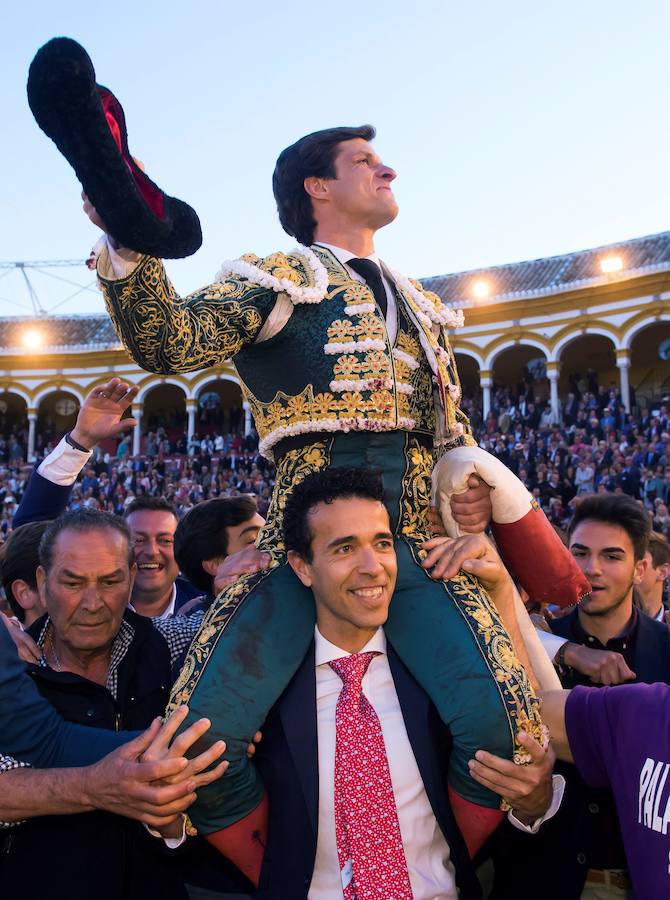 Dos faenas de inspiración, técnica y formidable despaciosidad. La segunda se resuelve con el indulto de un toro de Garcigrande de muy lata calidad. Cuatro orejas de botín. Silencio para Talavante en sus dos toros 