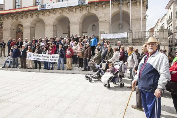La protesta tuvo lugar en la Plaza Mayor. :: jorge rey
