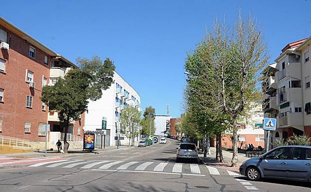 Avenida Eugenio Hermoso de Mérida, donde se encuentran tres de las viviendas. :: 