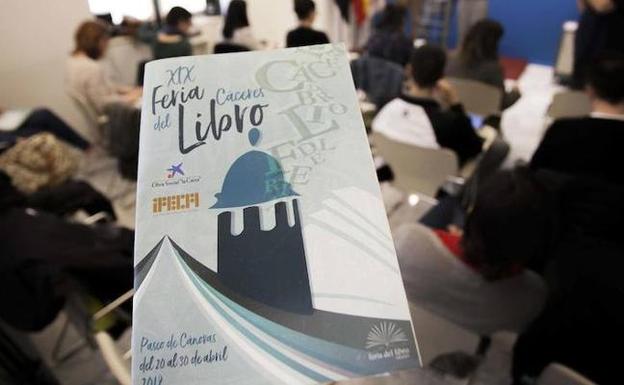 La Feria del Libro de Cáceres, que se inaugura el viernes, incluye Expo Flor del 21 al 23 de abril