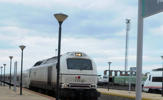 Una avería de tracción deja parado el tren Alcázar de San Juan-Badajoz