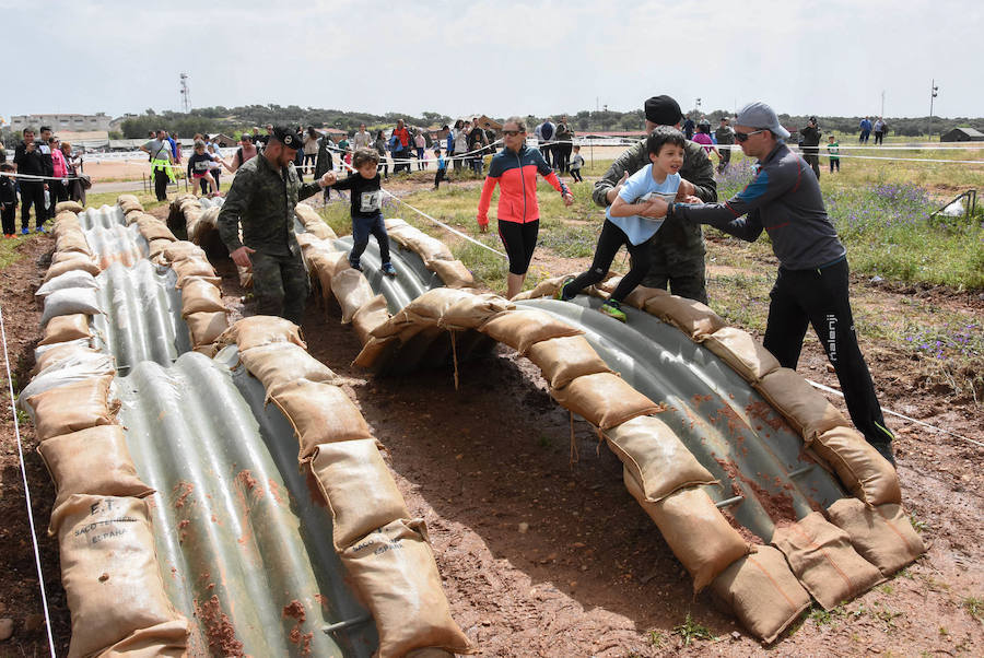 Ni la tormenta ni el fango amilanaron al millar de deportistas que midieron sus fuerzas en el VI Desafío San Fernando